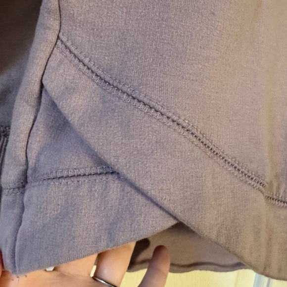 ARIAT Benecia Embossed Sweatshirt Quail Scalloped Hem Women’s size Small - Picture 6 of 11